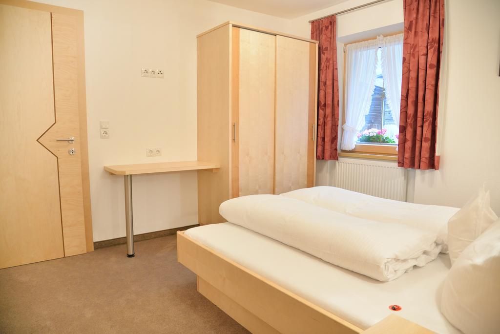 Haus Edring Apartman Tux Szoba fotó