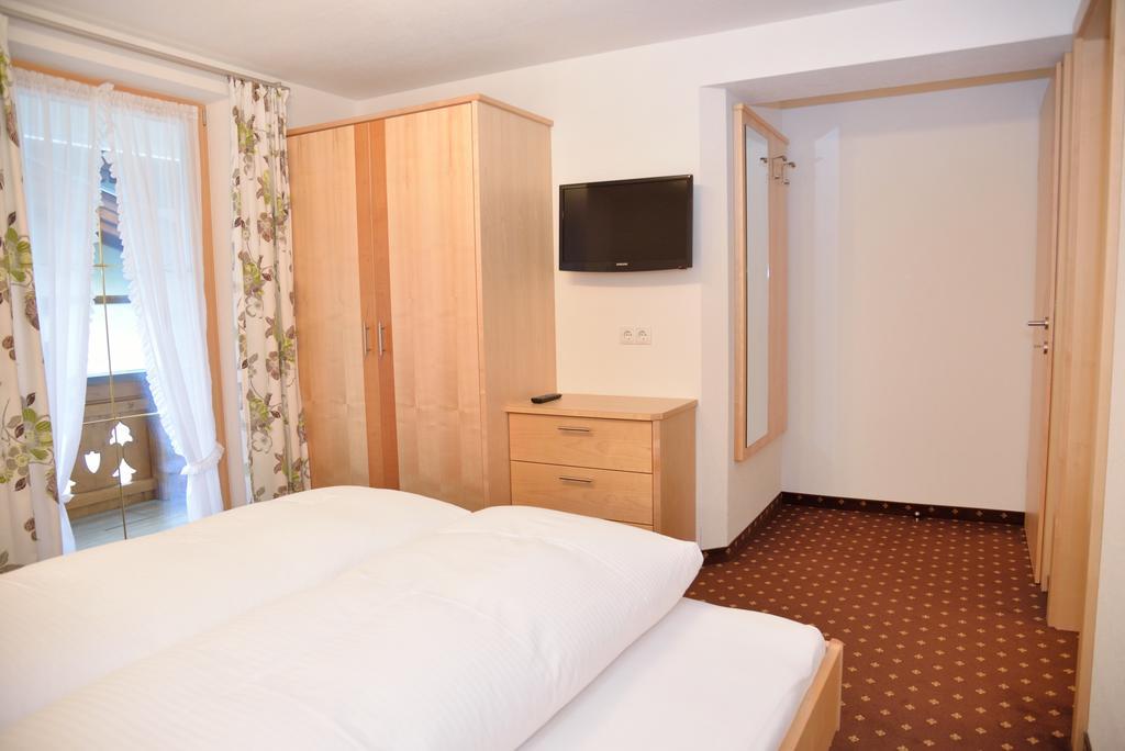 Haus Edring Apartman Tux Szoba fotó