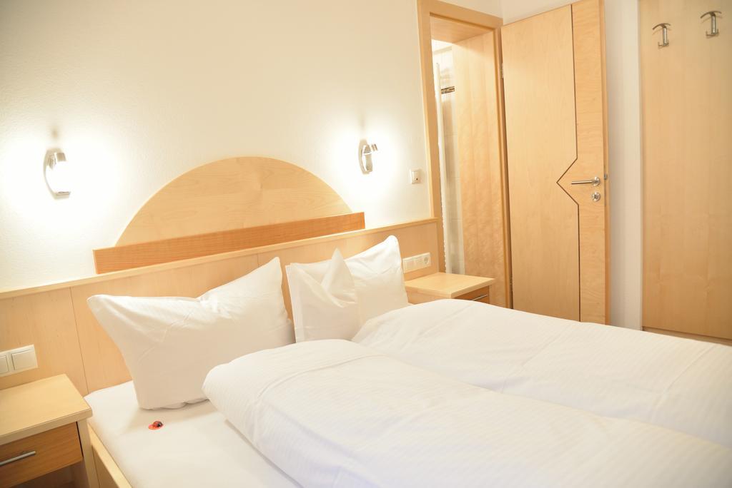 Haus Edring Apartman Tux Szoba fotó